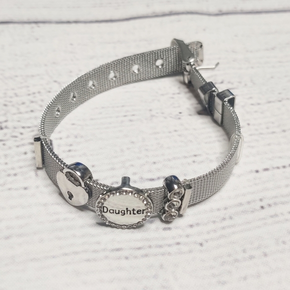 🆕️ - Daughter Charm Bracelet - Picture 11 of 12